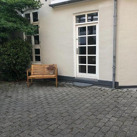 Nyrenoveret Charmerende Lejlighed I Odense C! Apartamento Exterior foto