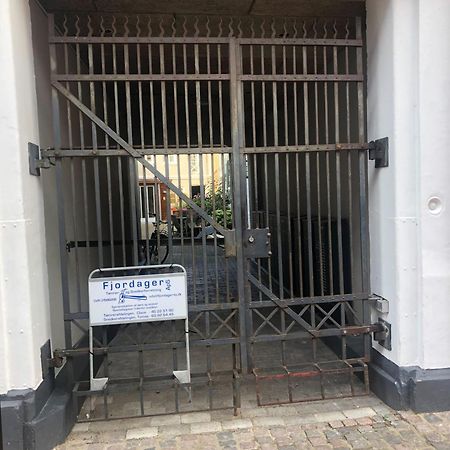 Nyrenoveret Charmerende Lejlighed I Odense C! Apartamento Exterior foto