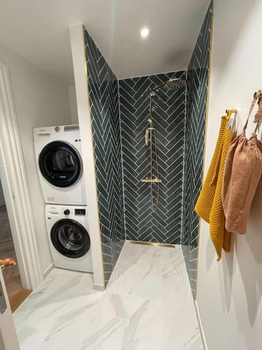 Nyrenoveret Charmerende Lejlighed I Odense C! Apartamento Exterior foto