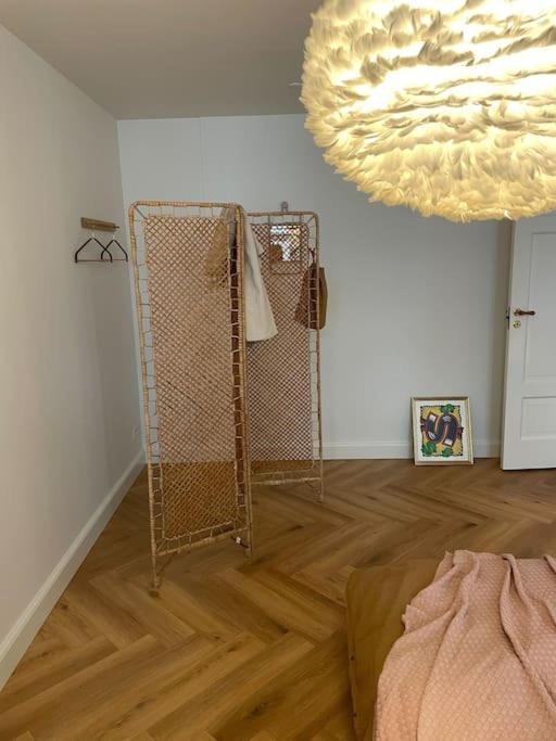 Nyrenoveret Charmerende Lejlighed I Odense C! Apartamento Exterior foto