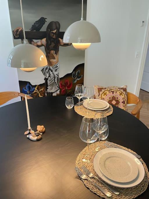 Nyrenoveret Charmerende Lejlighed I Odense C! Apartamento Exterior foto