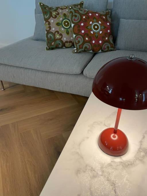 Nyrenoveret Charmerende Lejlighed I Odense C! Apartamento Exterior foto