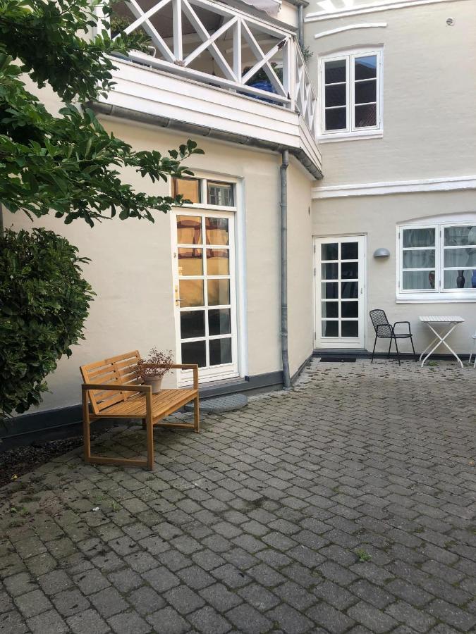 Nyrenoveret Charmerende Lejlighed I Odense C! Apartamento Exterior foto
